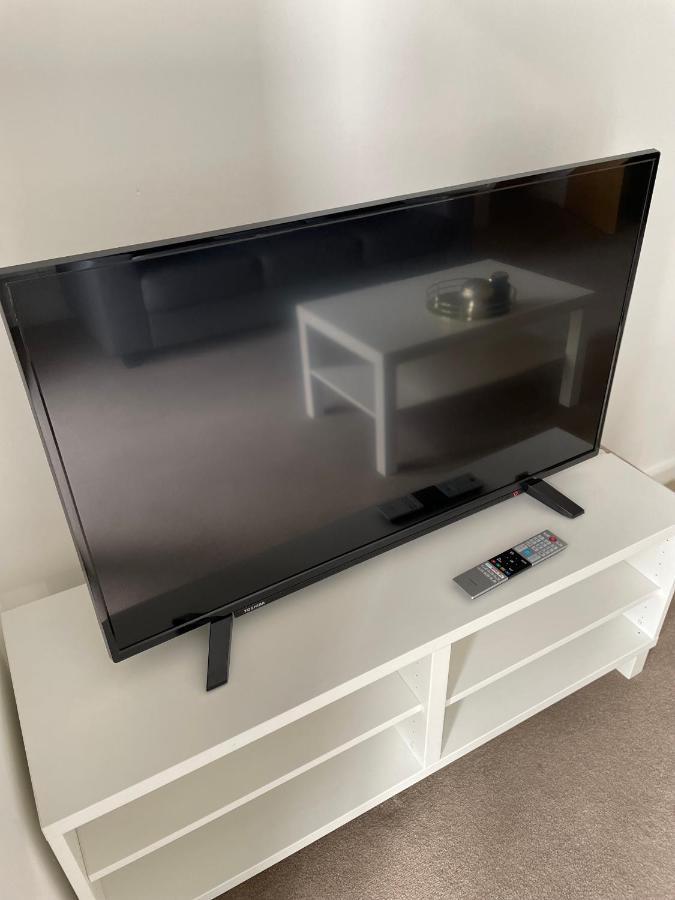 Modern 2-Bed Apartment In The Heart Of Salford Quays Luaran gambar
