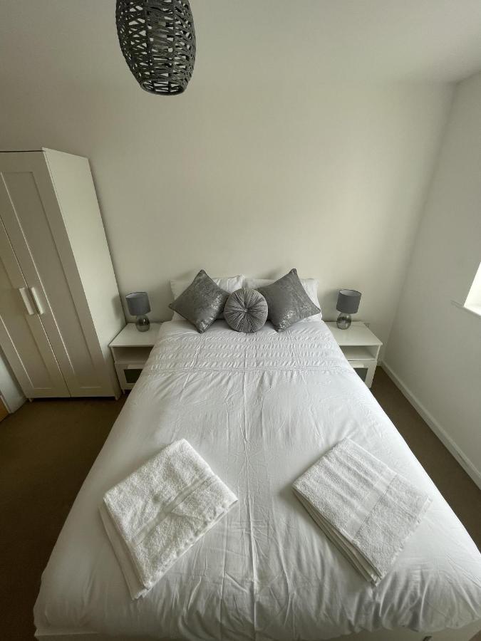 Modern 2-Bed Apartment In The Heart Of Salford Quays Luaran gambar