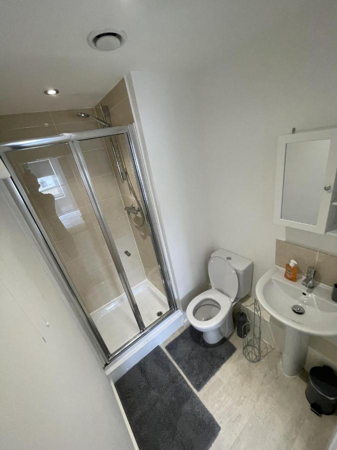 Modern 2-Bed Apartment In The Heart Of Salford Quays Luaran gambar