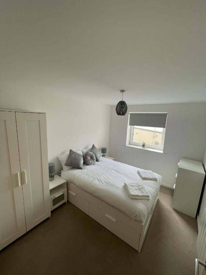 Modern 2-Bed Apartment In The Heart Of Salford Quays Luaran gambar