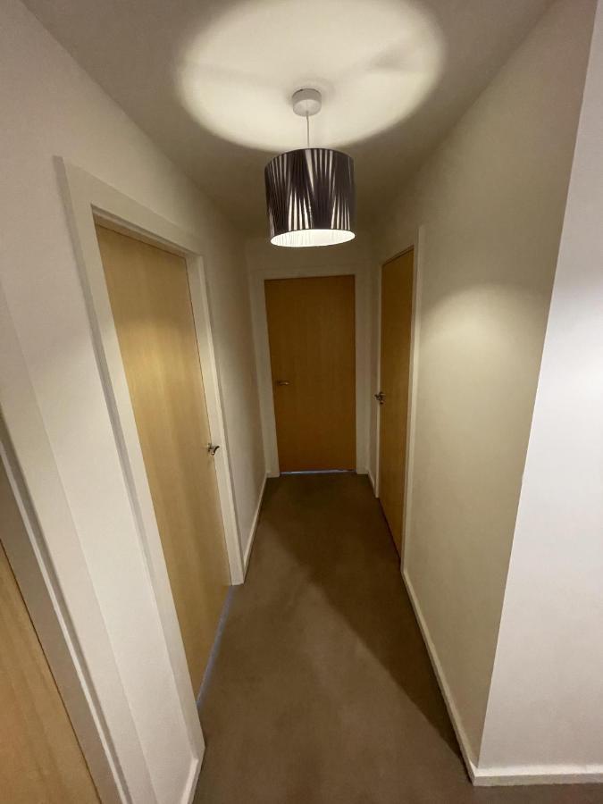 Modern 2-Bed Apartment In The Heart Of Salford Quays Luaran gambar