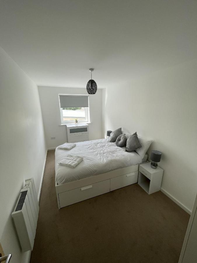 Modern 2-Bed Apartment In The Heart Of Salford Quays Luaran gambar